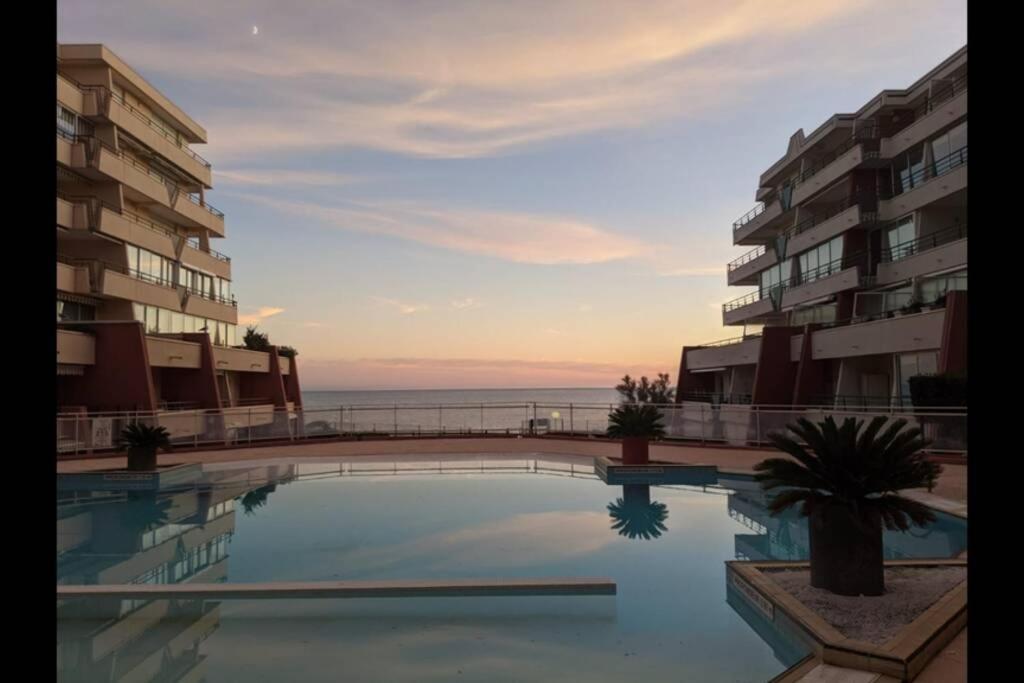 T2 Climatise Vue Sur Mer, Wifi, Piscine Et Parking แซ็ต ภายนอก รูปภาพ